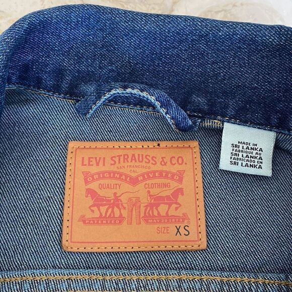 Levi’s Denim Classic Jean Jacket - Picture 13 of 14